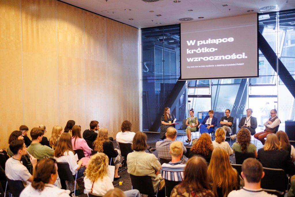 Panel „W pułapce krótkowzroczności” o myśleniu o przyszłości Polski przed pełną widownią – konferencja Stan Młodych 2025.